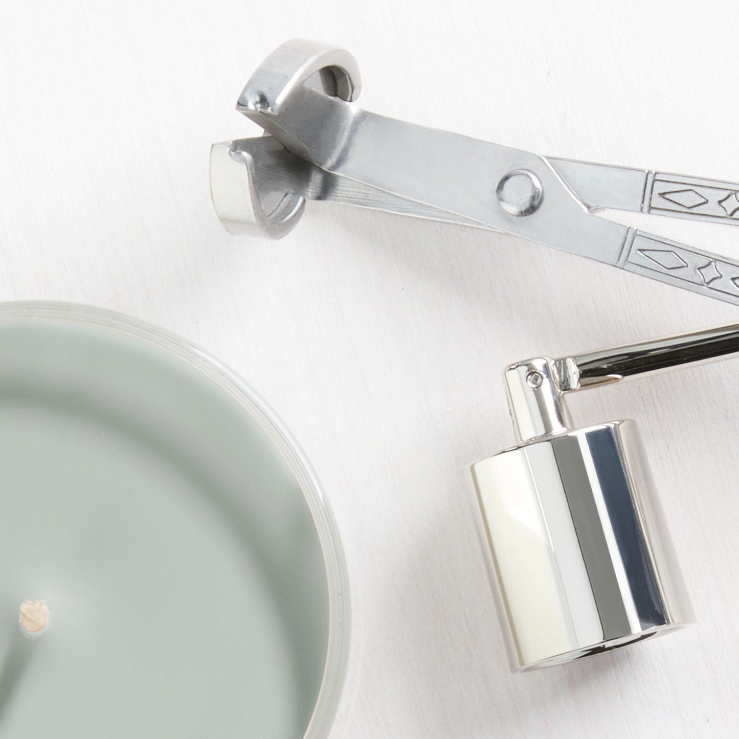 Yankee Candle Mid Summer's Night Scented Candle, 22oz Large Jar with up to 150 Hour Burn, Giftable