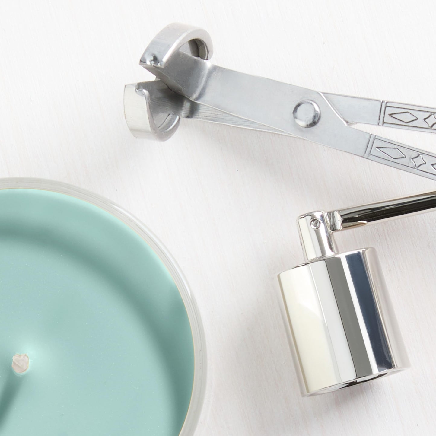 Yankee Candle Mid Summer's Night Scented Candle, 22oz Large Jar with up to 150 Hour Burn, Giftable